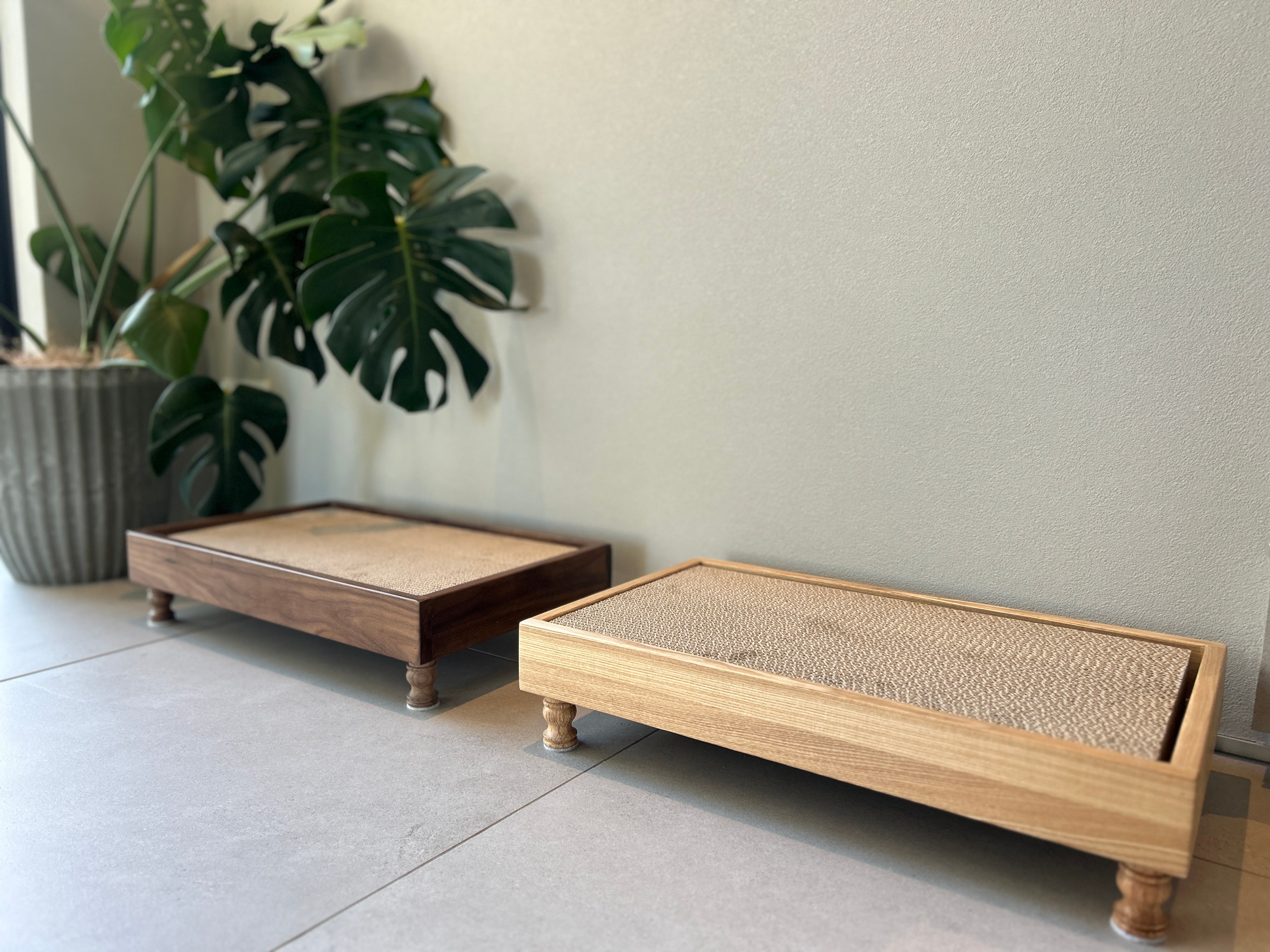 Natural  Wood Frame Scratcher